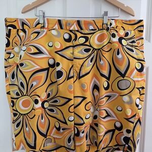 Loudmouth White and Gold Men' Golf Size 44 Shorts - Weight Loss Closet